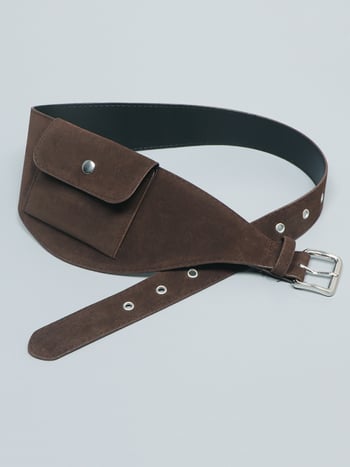 Utcai stílusú deréktáska széles pánttal — PU anyag, kapucsukásos zárás, őszi 2025