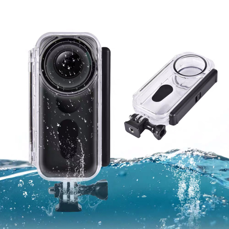 Κάλυμμα προστασίας Insta360 One X – Αδιάβροχο και ανθεκτικό στις πτώσεις; Υλικά: Οπτικό γυαλί, PC, ανοξείδωτος χάλυβας; Προσαρμοζόμενο λογότυπο; Περιλαμβάνει: θήκη αποθήκευσης, οδηγός, κλειδί