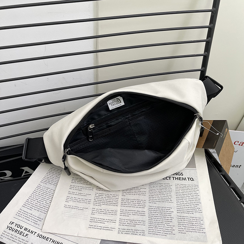 Crossbody torba od najlona, ulični stil, proljeće 2025, zatvarač, unutarnja džep za telefon