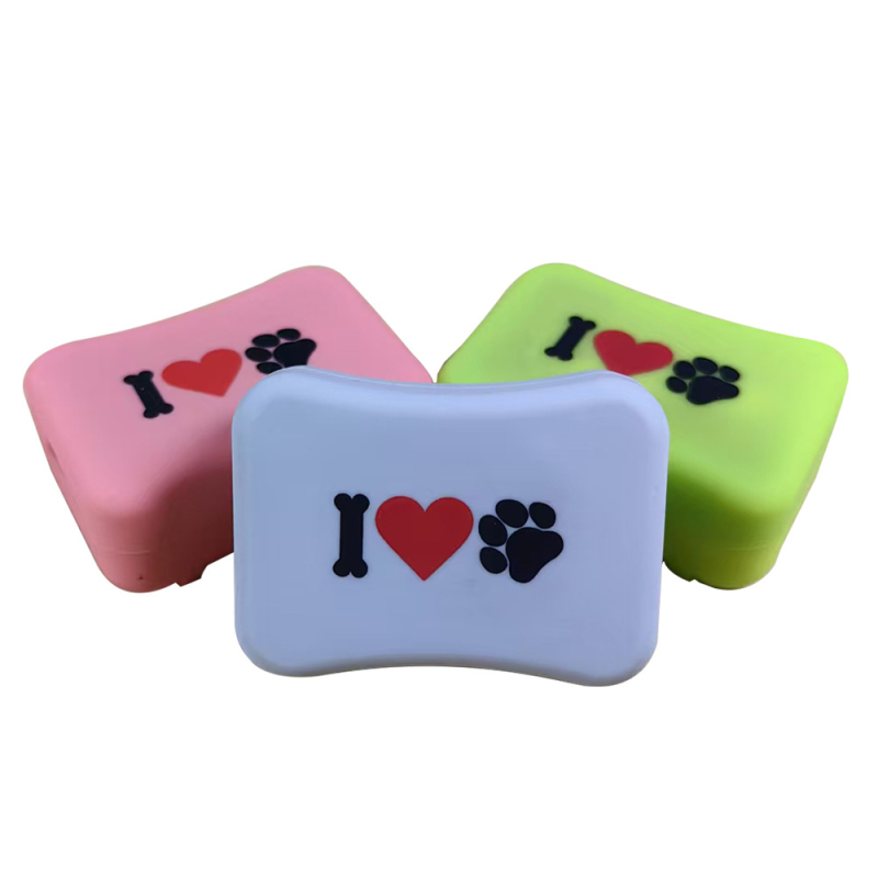 GPS локатор за домашни любимци с 4G, точност на позициониране 5 м, IP67 водоустойчив, живот на батерията 15–30 дни (аларми: вибрация, загуба на захранване, SOS, ограда, превишена скорост)