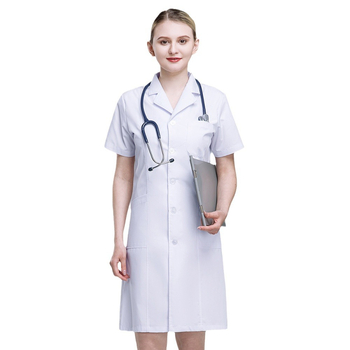 Unisexový laboratórny plášť, 65/35 polyester-bavlna, odvádza vlhkosť, dlhý strih, pravidelné rukávy, golier v štýle saka