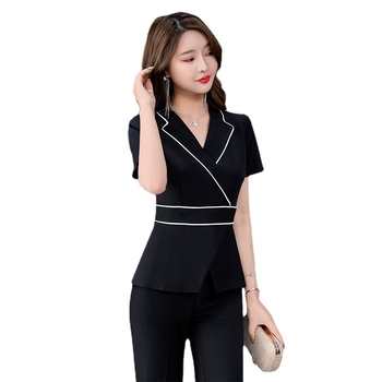 Униформа за спа техникa – две части, женска, дишаща полиестер-еластан, къс ръкав, V-образно деколте, влагоотводяща (влагоотводяща материя • полиестер-еластан • две части • къс ръкав • V-образно деколте)