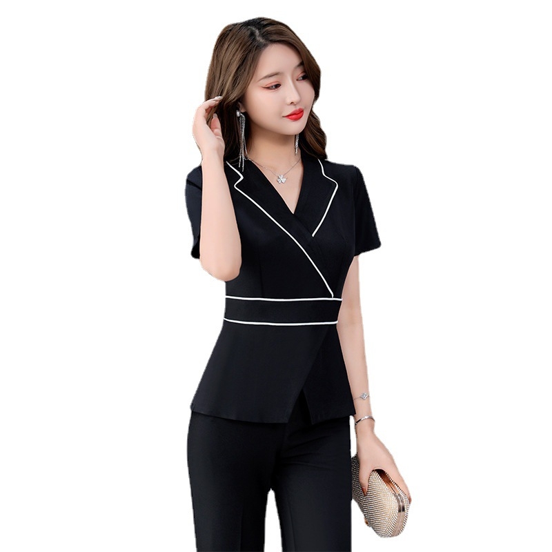 Униформа за спа техникa – две части, женска, дишаща полиестер-еластан, къс ръкав, V-образно деколте, влагоотводяща (влагоотводяща материя • полиестер-еластан • две части • къс ръкав • V-образно деколте)