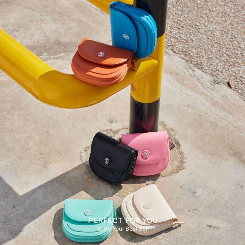 Ženski PU novčanik, više pretinaca za kartice, pretinac za novčiće, kompaktni polukružni dizajn, gradski minimalistički stil, podstava od poliestera