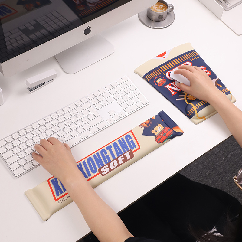 Pad mic pentru încheietură – materiale memory cotton + textil, doar o față, logo imprimat, personalizare disponibilă