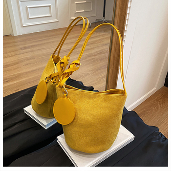 Ženska PU bucket bag, oblik košare, magnetsko zatvaranje, podstava od poliestera, jedna naramenica (Ljeto 2025)
