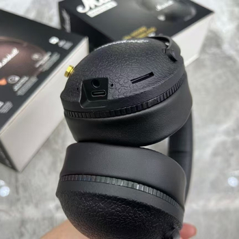 M19 Bluetooth bežične slušalice za glavu – doseg 10 m, Bluetooth 5.4, trajanje baterije 4–8 h, stereo