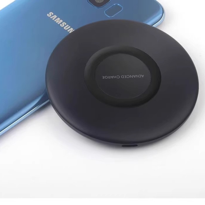 Samsung bezdrôtová nabíjačka 15W QC3.0, výstup 2A, bez magnetického nabíjania, CE/FCC/RoHS certifikovaná