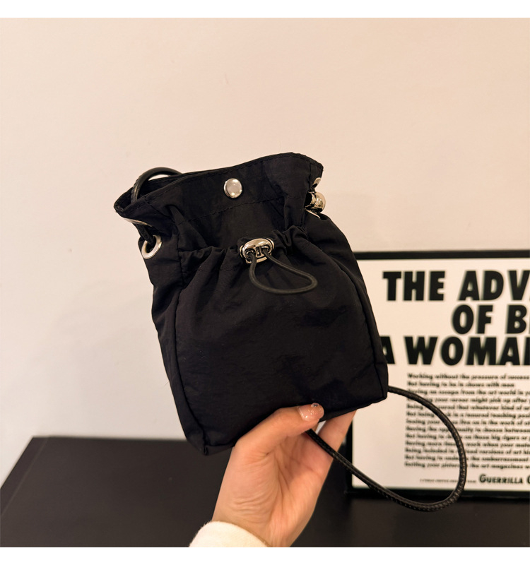 Nylonová crossbody taška na telefón, mestský jednoduchý štýl, zapínanie šnúrkou, zvislý štvorcový tvar, vnútorná kapsa na telefón