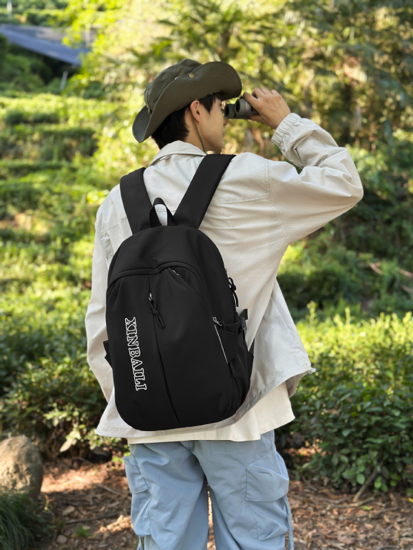 Batoh - unisex, nylon, objem 20–35 l, vhodný pre 15-palcový notebook