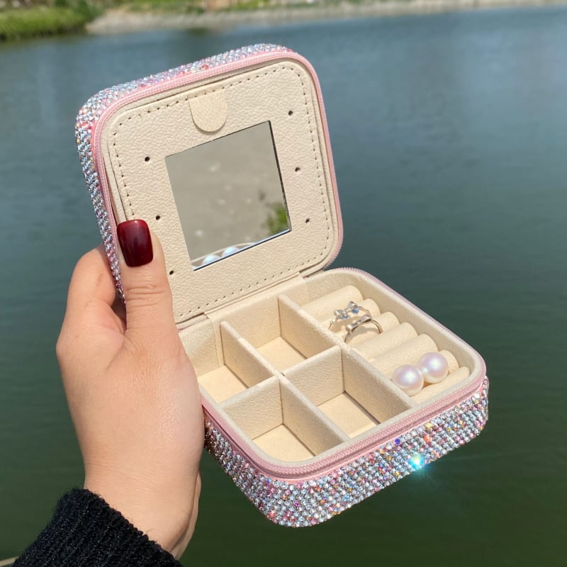 Šperkovnica z kože, svetlý luxus, prispôsobiteľné