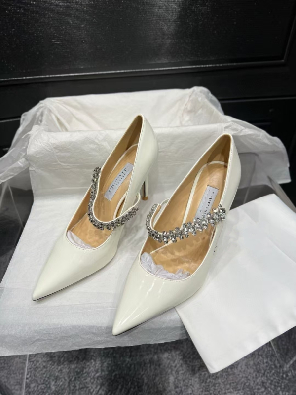 Дамски обувки на висок ток с остър нос, патентована кожа, еднопрезрамков дизайн, върхът с кристали, дебел ток, височина 3–6 см