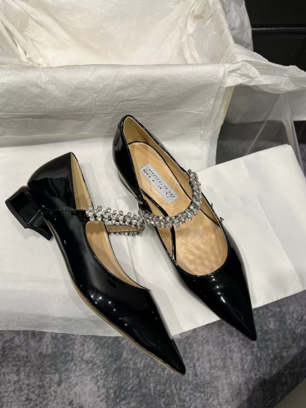 Дамски обувки на висок ток с остър нос, патентована кожа, еднопрезрамков дизайн, върхът с кристали, дебел ток, височина 3–6 см