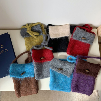 Gyerekeknek szóló kötött keresztpántos telefon-táska színblokkal dizájnnal, mini méret, koreai stílus, poliészter, téli 2025