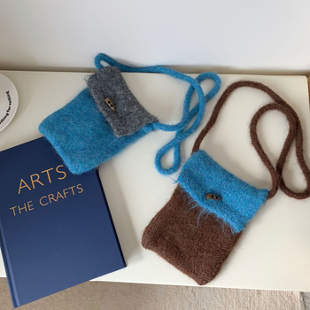 Gyerekeknek szóló kötött keresztpántos telefon-táska színblokkal dizájnnal, mini méret, koreai stílus, poliészter, téli 2025