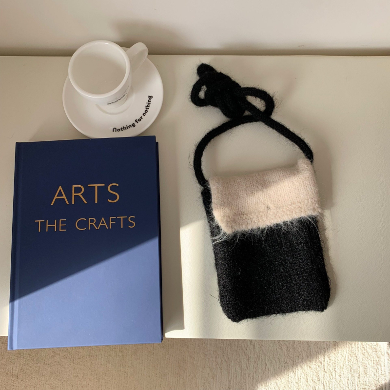 Gyerekeknek szóló kötött keresztpántos telefon-táska színblokkal dizájnnal, mini méret, koreai stílus, poliészter, téli 2025