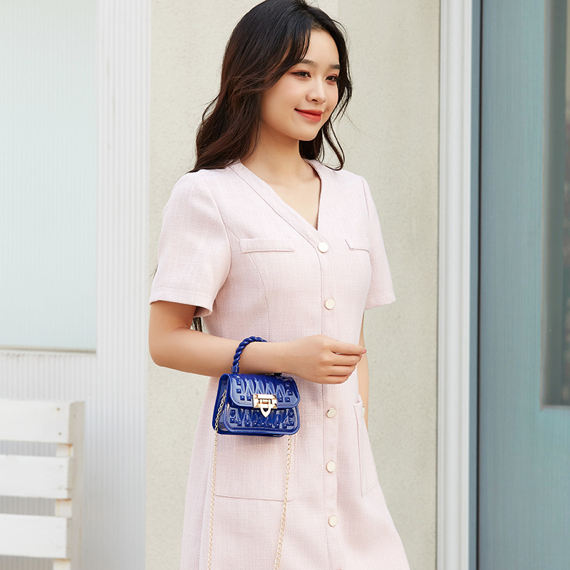 PVC Jelly torba s rivetama – svježeg i sladak stil, školjkast oblik, zaključavanje, unutarnji džep za dokumente