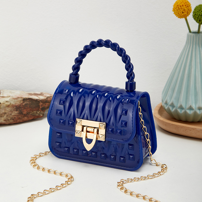 PVC Jelly torba s rivetama – svježeg i sladak stil, školjkast oblik, zaključavanje, unutarnji džep za dokumente