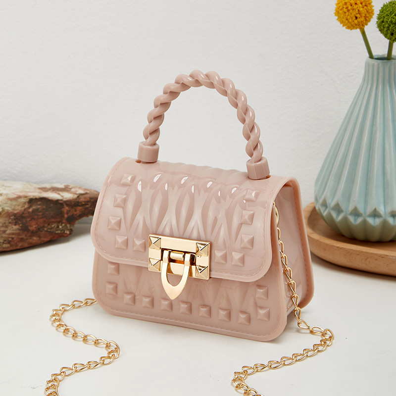 PVC Jelly torba s rivetama – svježeg i sladak stil, školjkast oblik, zaključavanje, unutarnji džep za dokumente