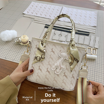 Ženska PU bucket torba, cilindrični oblik, zatvaranje na zip, unutarnja džep s patch, dodatni sloj uključen, gradski minimalistički stil