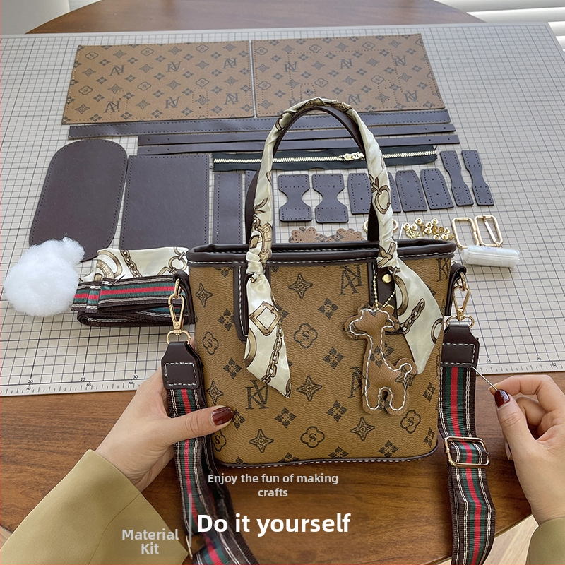 Ženska PU bucket torba, cilindrični oblik, zatvaranje na zip, unutarnja džep s patch, dodatni sloj uključen, gradski minimalistički stil