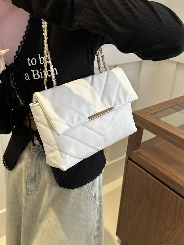 Női Diamond-Quilt láncos válltáska - PU, zárt nyitás, rejtett cipzáras zseb
