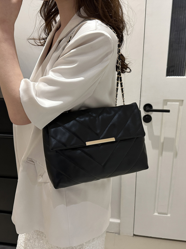 Női Diamond-Quilt láncos válltáska - PU, zárt nyitás, rejtett cipzáras zseb