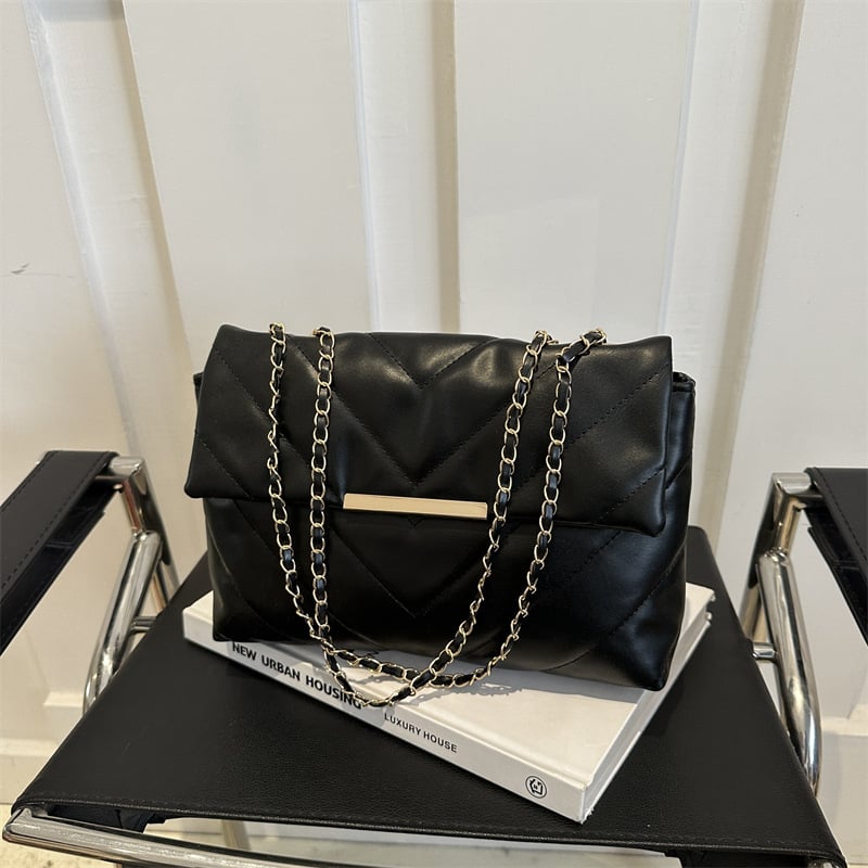 Női Diamond-Quilt láncos válltáska - PU, zárt nyitás, rejtett cipzáras zseb