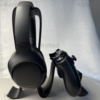 Galvasaustiņu statīvs uz datora galda — pielāgojams, piemērots darbvirsmai (Tips: Galda statīvs; Lietošana: Darbvirsma; Pielāgošana: Atbalstīta)