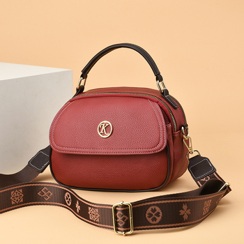 Minimalistička ženska crossbody torba, novi model niche stila, inspirirana korejskim stilom, PU torba preko ramena, mala i elegantna za svakodnevnu upotrebu.