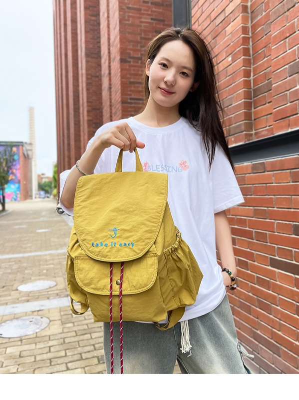 Unisex nylon ruksak za slobodno vrijeme, 20–35 L, ultralak, za 14-inčni prijenosnik, zakrivljene naramenice, podstava od poliesteru
