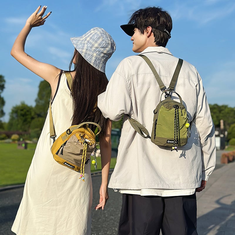 Dvostruka cross-body torba za bocu vode (Unisex, Najlon, Vodootporna, Kapacitet ispod 20 L, Kompatibilno s 8-inčnim prijenosnim računalom)