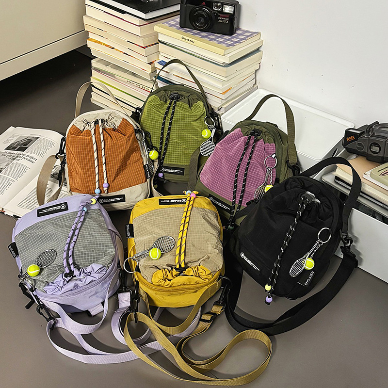 Dvostruka cross-body torba za bocu vode (Unisex, Najlon, Vodootporna, Kapacitet ispod 20 L, Kompatibilno s 8-inčnim prijenosnim računalom)