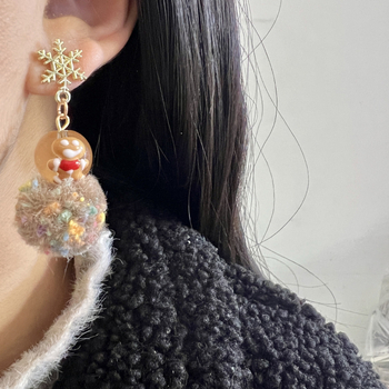 Cercei cu mărgele: motive de fulg de zăpadă și om de turtă dulce, accente brad de Crăciun (Material: aliaj; Finisare: placare electrolitică; Destinată: femeilor)