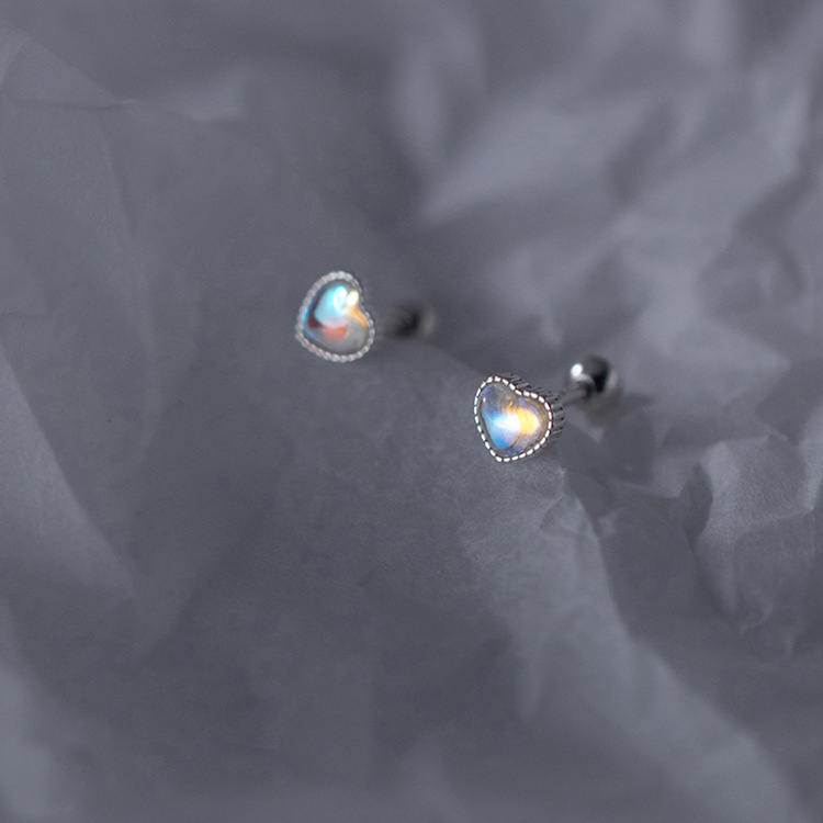 Bakrene naušnice srcolikog oblika sa vijčanim zatvaračem, Mingxin, geometrijski stil, Guangzhou, Zima 2021