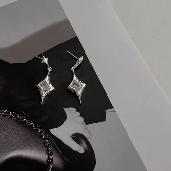 Naušnice sa zvjezdicom od cirkonija, mješoviti materijali, elektroplatiranje, sladak stil za žene (jesen 2023)
