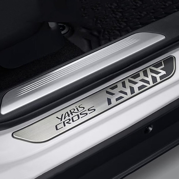 Nerezni prag vrata Toyota Yaris Cross 24 – mogućnost otiska logotipa