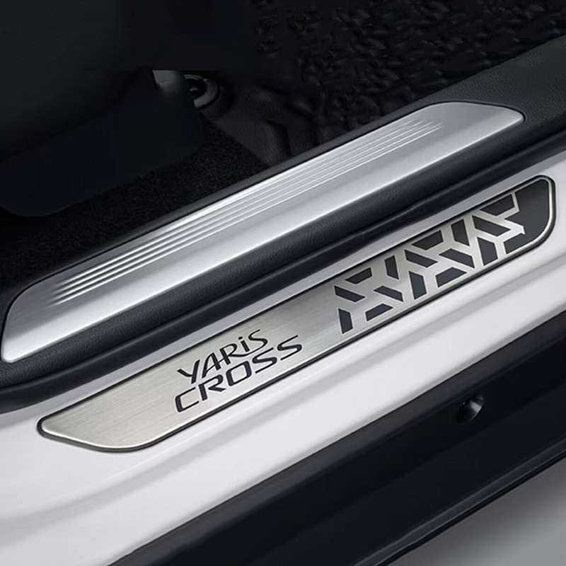 Nerezni prag vrata Toyota Yaris Cross 24 – mogućnost otiska logotipa