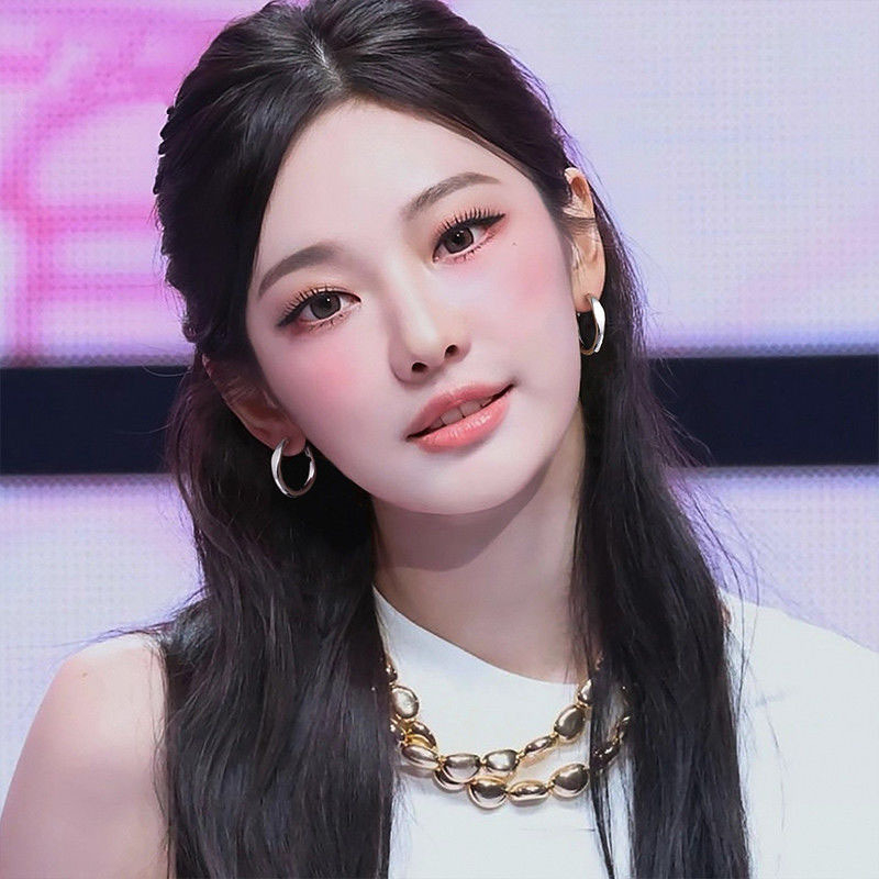 Κρίκοι σκουλαρίκια από ασήμι 999 με καρφωτή βάση, IN STYLE, ηλεκτροπλατίωση, φθινόπωρο 2025