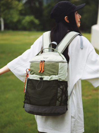 Rucsac din nylon, rezistent la uzură, compatibil cu laptop de 15 inch, bretea curbată, capacitate sub 20 L, vară 2025