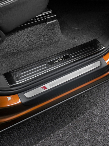 Prag interior din oțel inoxidabil pentru Audi Q7 (2016-2021), model ADMKT, protecție împotriva zgârieturilor