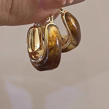 Naušnice Maillard Amber Geometrijski oblik (Material: Resin; Shape: Geometric; Plating: Electroplating; Ear posts: Copper)
