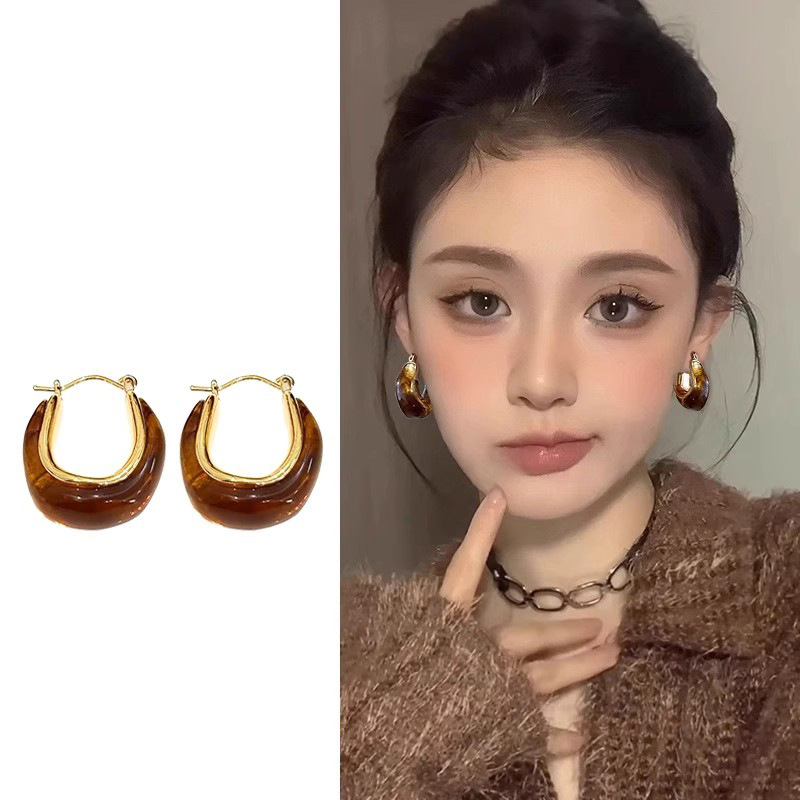 Naušnice Maillard Amber Geometrijski oblik (Material: Resin; Shape: Geometric; Plating: Electroplating; Ear posts: Copper)
