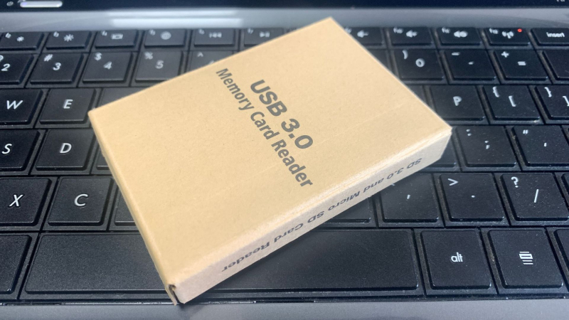 Cititor USB 3.0 pentru carduri – Model YX-7010B; suportă SD/SDHC/TF/MicroSD; exterior; compatibil cu toate sistemele de operare