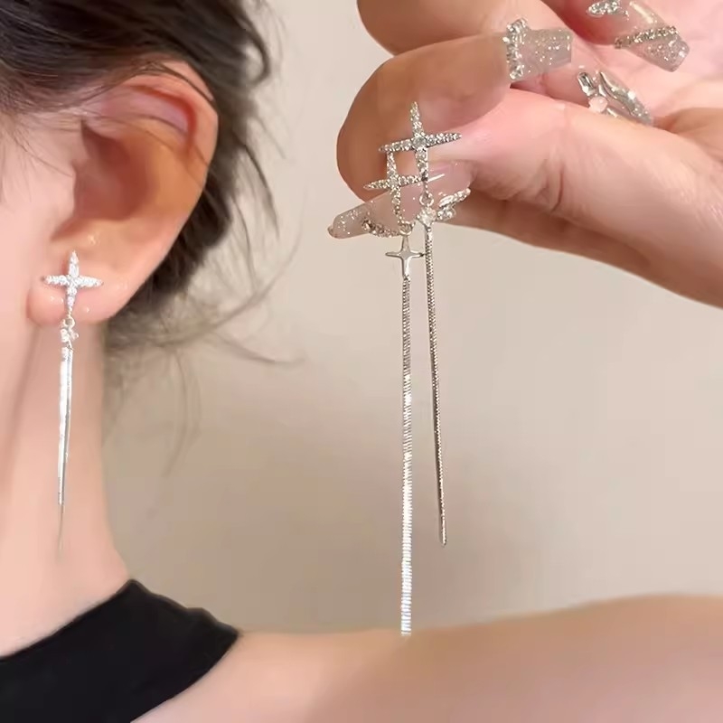 Cercei: Ciucuri cu zircon în formă de cruce-steluță, din cupru, stil geometric, placare electrolitică, origine Yiwu