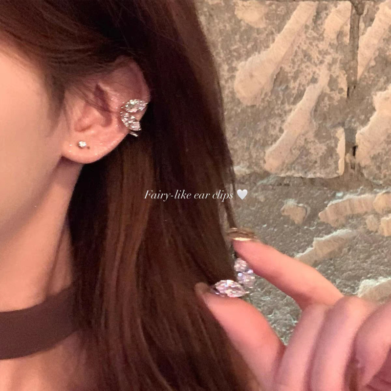 Női U-formájú fülklipsz — ötvözet, könnyed luxus stílus, elektroplakkolás