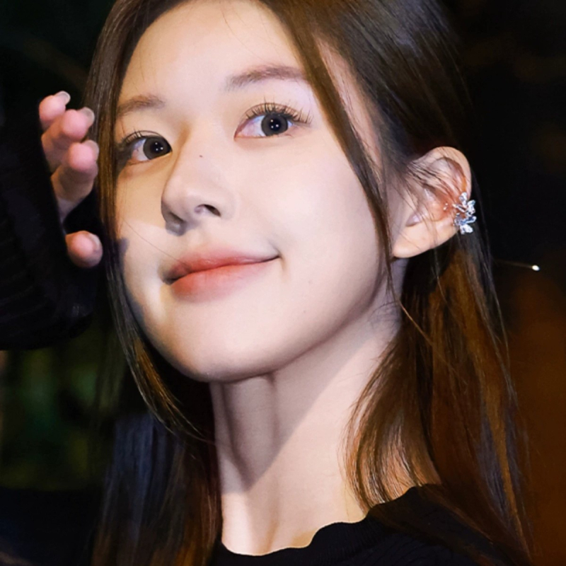 Клипсове за уши във форма на цветя, сплав, електроплакиране (Материал: сплав; Форма: цветя; Тип: U-образен клип за ухо; Обработка: електроплакиране)