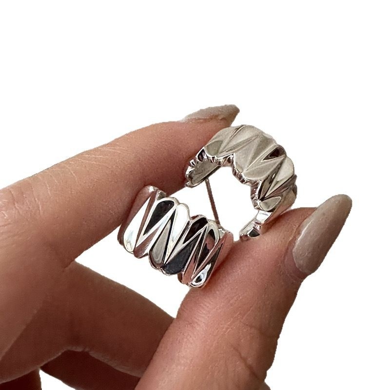 Cercei geometrici din cupru, placare electroplatinată, Ainella, pentru femei