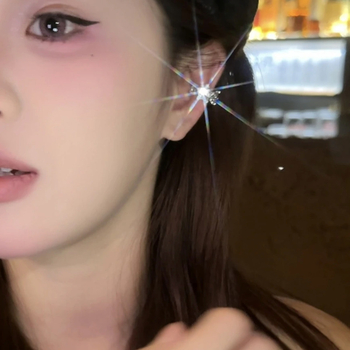 Трагус клип обеци със звезда, меден, микропавиран, пролет 2025