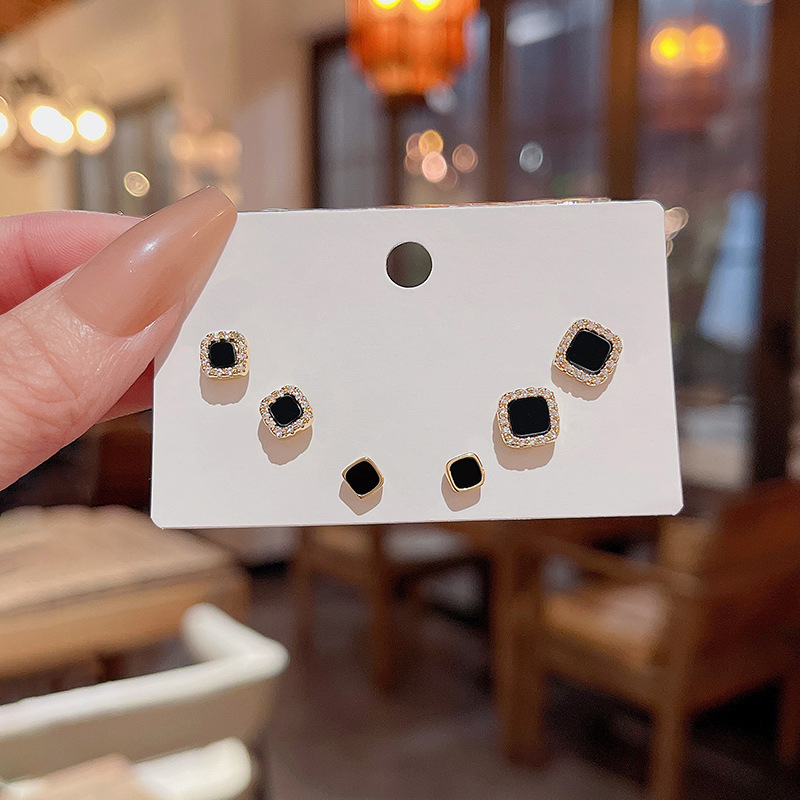 Cercei geometrice pătrate, cu accente diamantate, cupru electroplacat, stil întunecat pentru femei